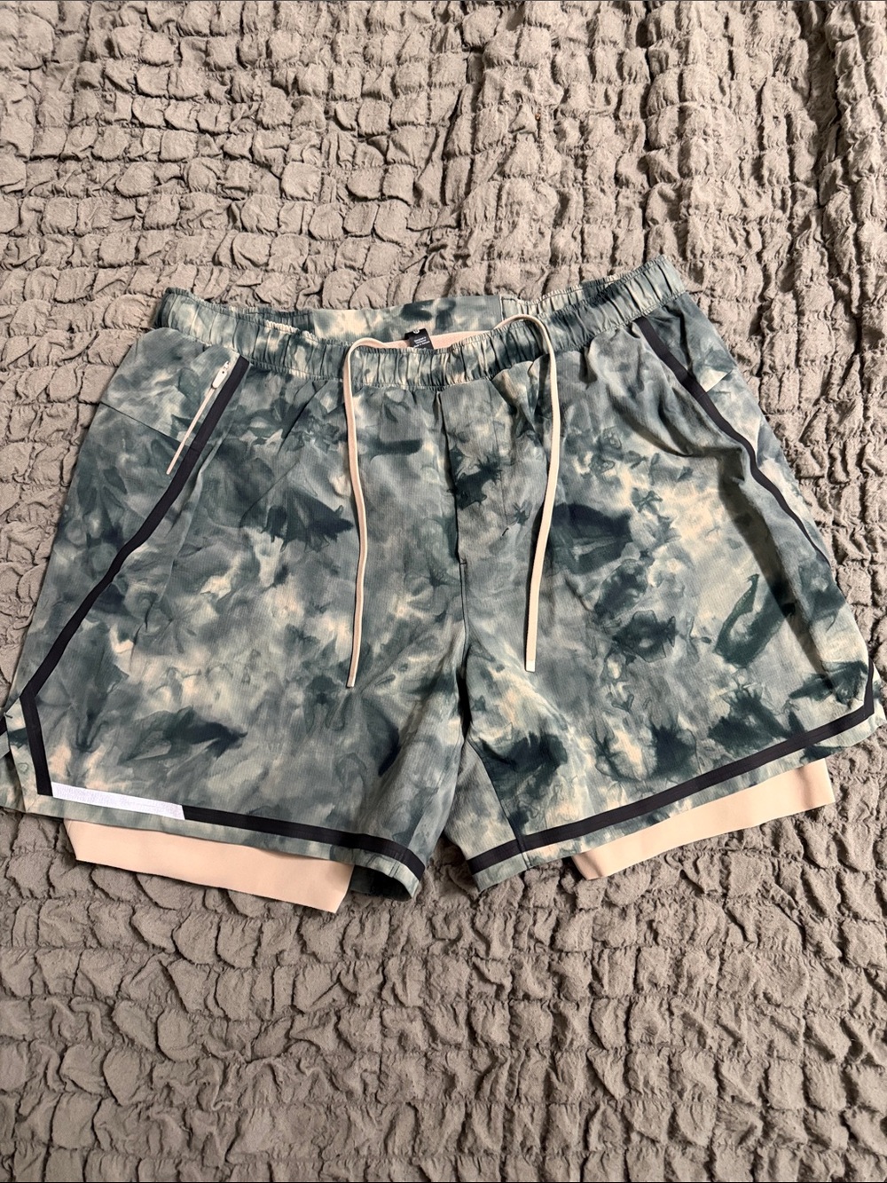 Lululemon athletica Tie-Dye Performance Athletic Shorts brand new never worn